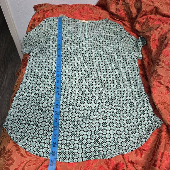 Pleione Geometric Blouse SP – Teal, Flowy & Office-Ready - Picture 4 of 8